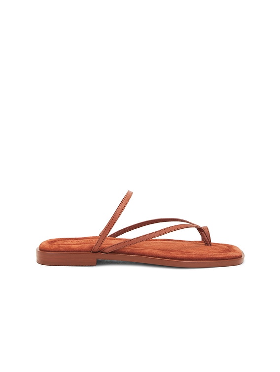シューズ・サンダルその他 A.EMERY Woman Flat sandals Burnt 2022306 SIENNASUEDE A.EMERY Turner Sandal in Sienna Suede | FWRD