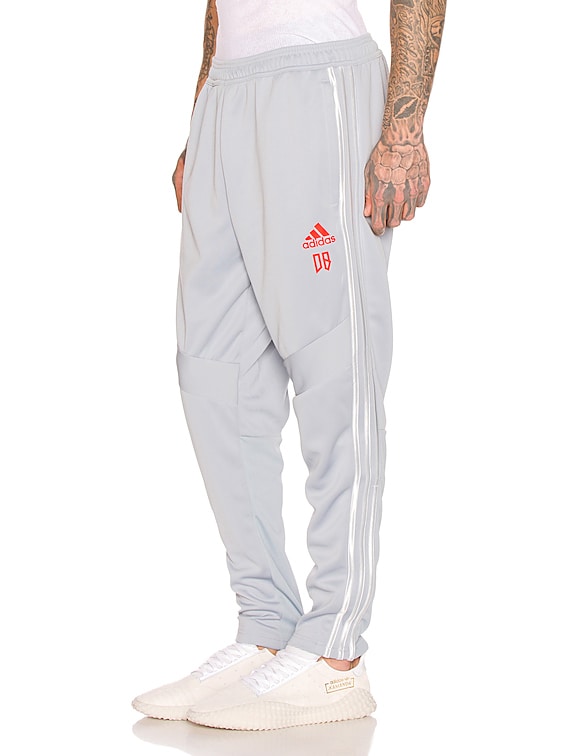 pubertet Onkel eller Mister protest adidas Football Tiro Predator Beckham Pants in White & Clear Grey | FWRD
