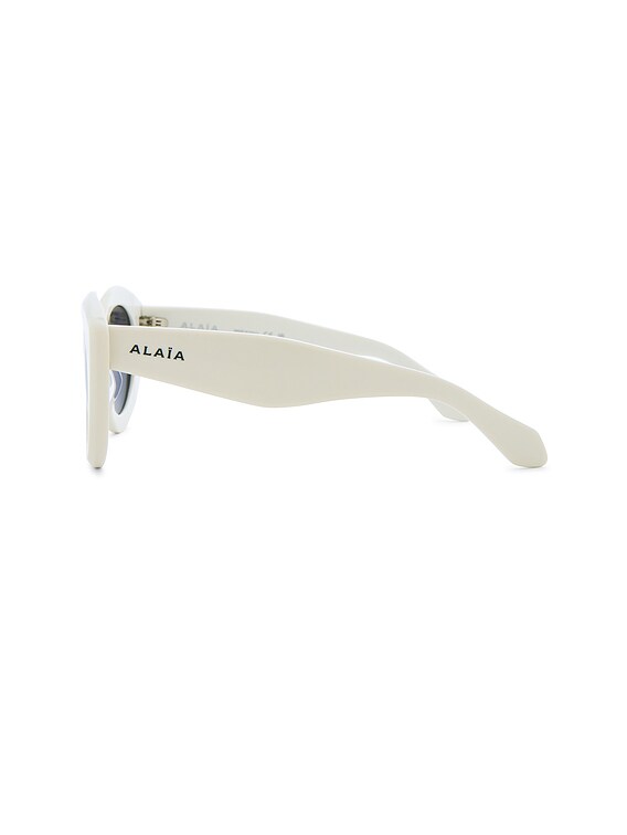 ALAÏA Round Sunglasses in White & Grey | FWRD display picture 3