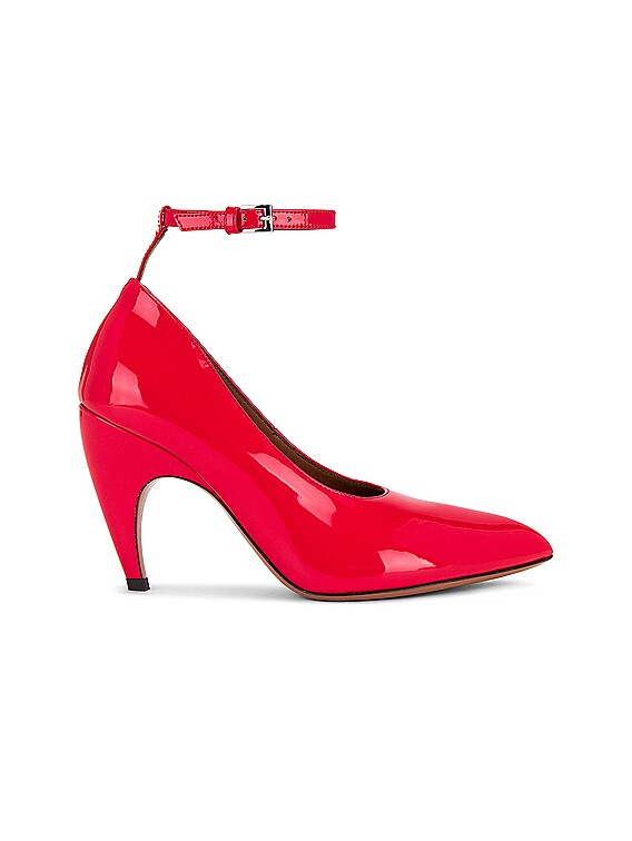 ALAÏA Shark Pump in Cerise | FWRD