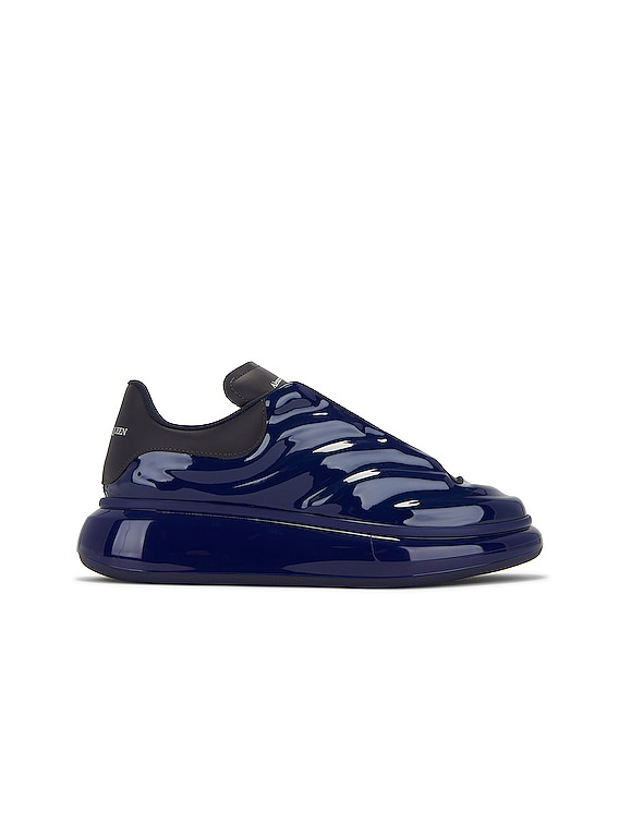 Alexander McQueen Sneaker in Navy | FWRD 
