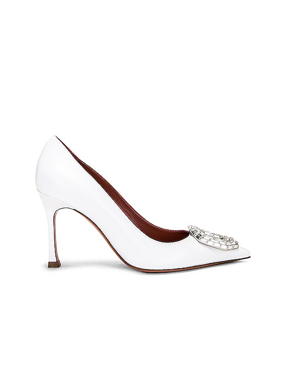 【関税込み】Amina Muaddi ホワイト Camelia 105 レース ヒール White Camelia Lace Sling 105 Heels by Amina Muaddi on Sale