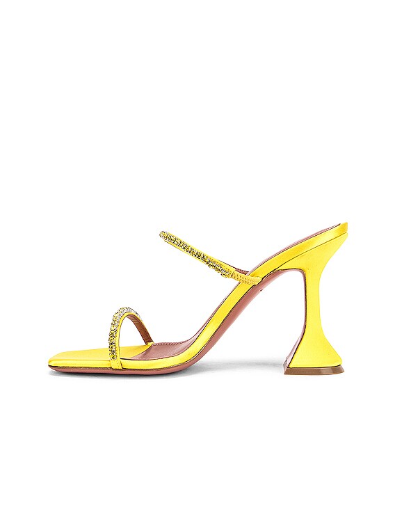 サンダル・ミュール AMINA MUADDI SLIPPER (GIULYSLIPPER YELLOW) AMINA MUADDI Gilda Satin Slipper in Yellow | FWRD