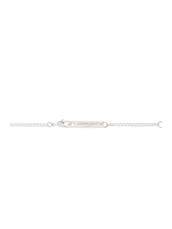 【AMBUSH】VARSITY SHIELD CHARM NECKLACE 2色展開 Gold Silver Ambush Varsity Shield Charm Necklace in Silver | FWRD