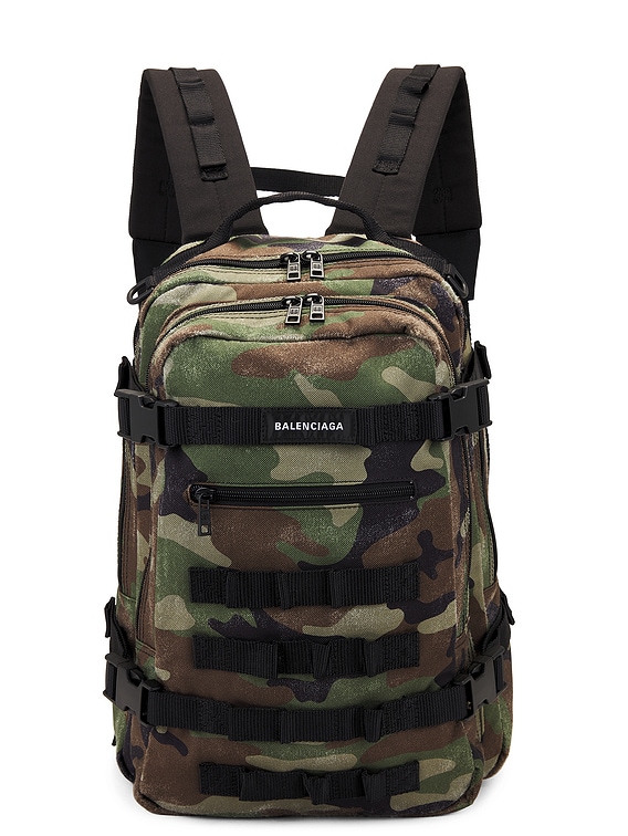 行列のできるレビュー商品、集めました。高評価アイテム Balenciaga Army Space Backpack S in Dark Camo | FWRD バッグ