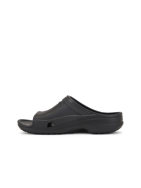 Balenciaga POOL CROCS SLIDE スライド - Black | FWRD