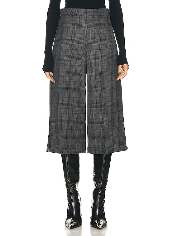 ショートパンツ BALENCIAGA FW23 DECONSTRUCTED SHORTS (769023_TPT091240) Men's Political Campaign Sweat Shorts in Black | Balenciaga US