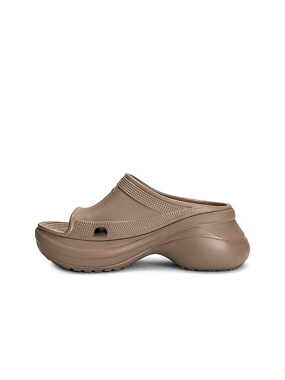 Pool best sale color crocs