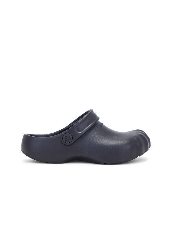 BALENCIAGA|SLIPPERS (720762 W0FOW 1000) Balenciaga Sunday Molded Slipper in Black | FWRD