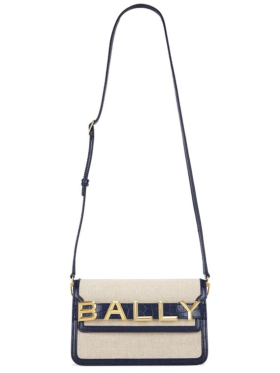 【美品】BALLY トラベルウォッシュバッグ Bally Logo Crossbody Bag in Natural, Marine, & Oro | FWRD