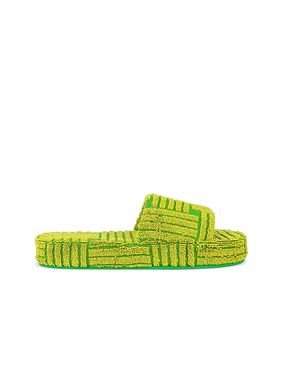 Bottega Veneta★素敵！Parakeet&Kiwi Resort Sandal Bottega Veneta Resort Sandal in Parakeet & Kiwi | FWRD