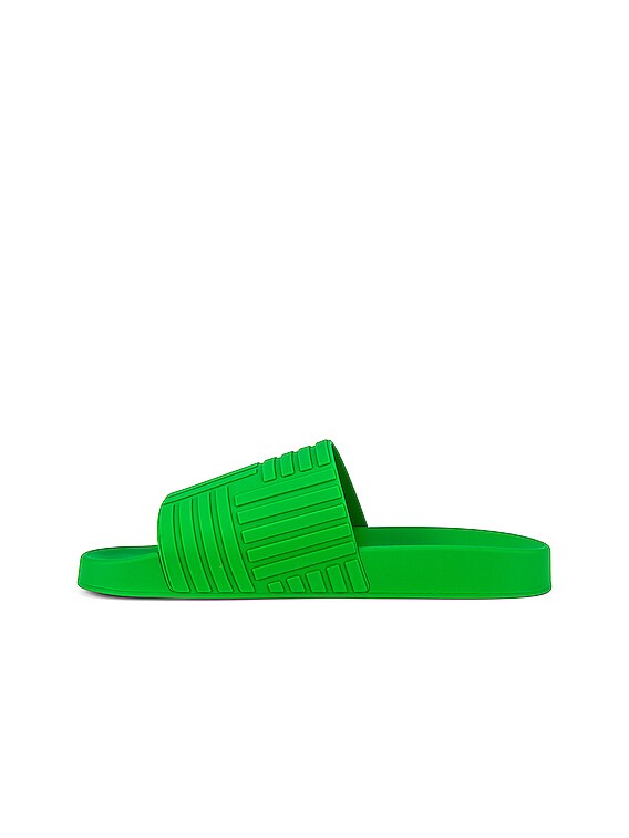 BOTTEGA VENETA SLIDER SANDAL パラキート 42 Bottega Veneta Slider Sandal in Parakeet | FWRD