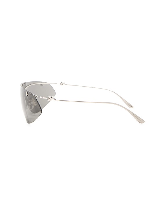 【BOTTEGA VENETA】新作 サングラス メタルフレーム Silver knot Bottega Veneta Knot Sunglasses in Shiny Silver | FWRD