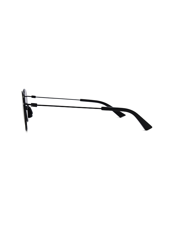 BOTTEGA VENETA - ティン Bottega Veneta Thin Triangle Round Sunglasses in Black | FWRD
