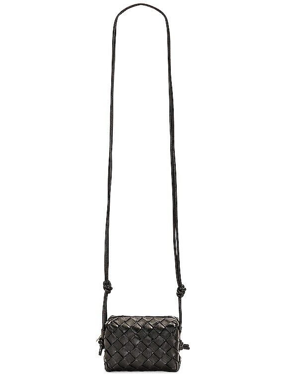 Candy Loop Leather Shoulder Bag in Black - Bottega Veneta