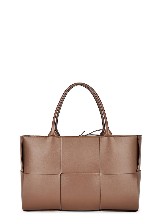 【BOTTEGA VENETA】MEDIUM ARCO TOTE BAG Bottega Veneta Medium Arco Tote | Saks Fifth Avenue
