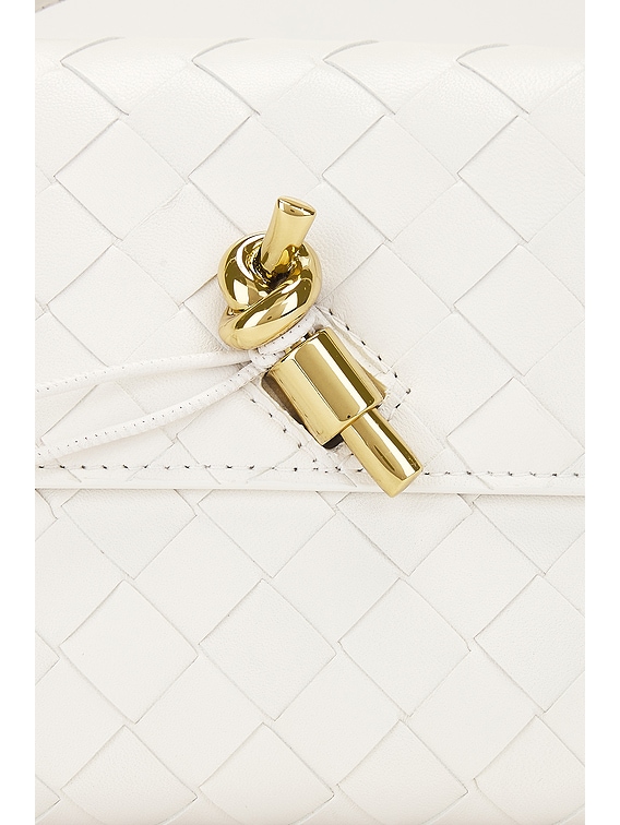【国内送関税込】BOTTEGA VENETA ☆ Long Andiamo クラッチ Bottega Veneta Long Andiamo Clutch Bag with Handle | Neiman