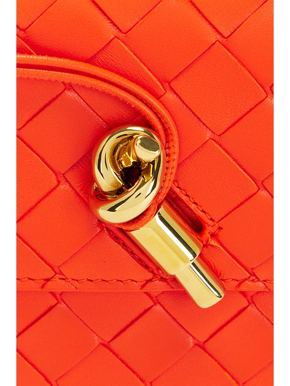 【関税込み】Bottega Veneta オレンジ Andiamo クラッチ Bottega Veneta Andiamo $3200 Orange Clutch New And Authentic