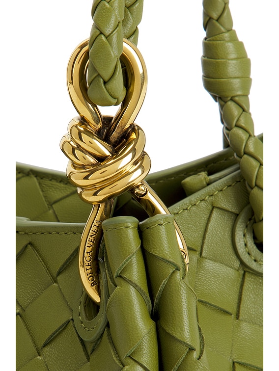 BOTTEGA VENETA Andiamo Parachute ショルダーバッグ Bottega Veneta Small Andiamo Parachute Bag in Matcha & Muse