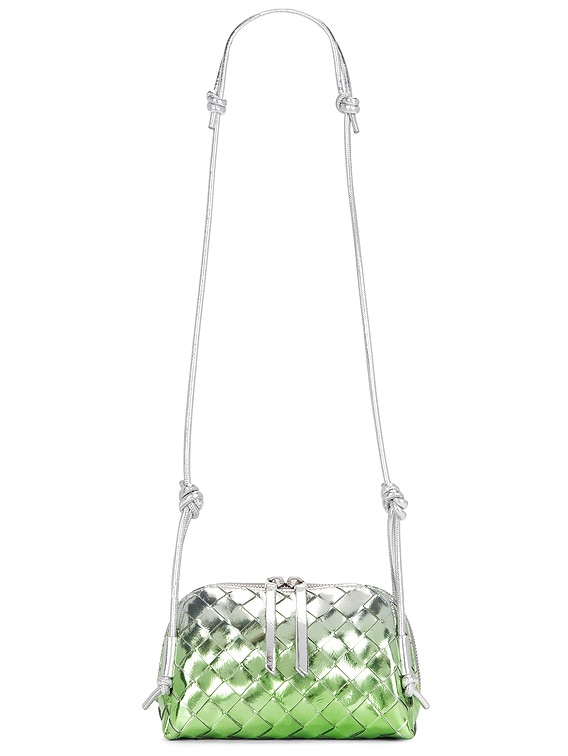 新作【Bottega Veneta】Concert メタルハンドル ピッコロ ポーチ Bottega Veneta Concert Pouch in Silver, Fresh Mint, & Silver