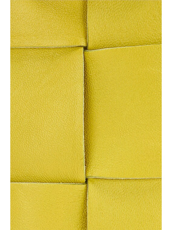 小物 BOTTEGA Bottega Veneta Mini Cassette Bucket Bag in Kiwi & Gold | FWRD
