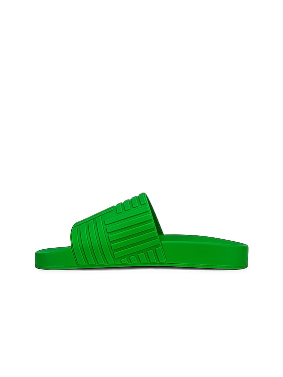 ◆正規品◆BOTTEGA VENETA RUBBER SLIDER PARAKEET◆関税込◆ Bottega Veneta Rubber Carpet Slides in Parakeet | FWRD