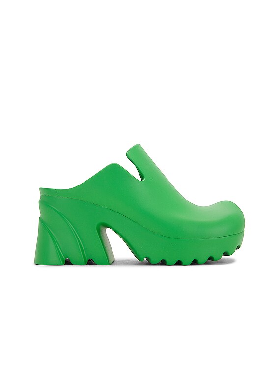 Bottega Veneta RUBBER FLASH クロッグ - Grass | FWRD