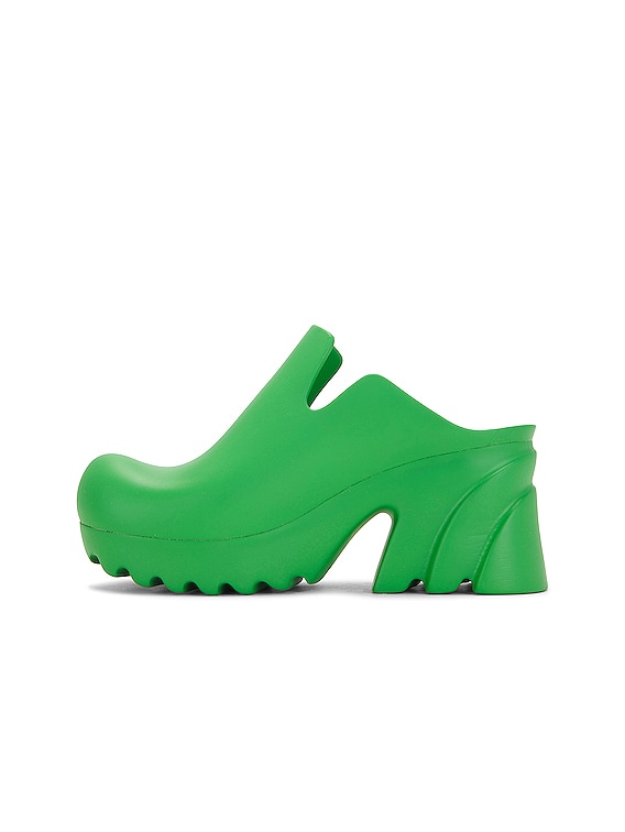 Bottega Veneta RUBBER FLASH クロッグ - Grass | FWRD