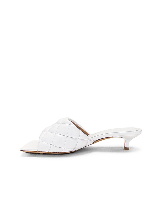 口コミ・レビューで人気商品を探そう Bottega FWRD | White Optic in Sandal Mule Padded Veneta 靴