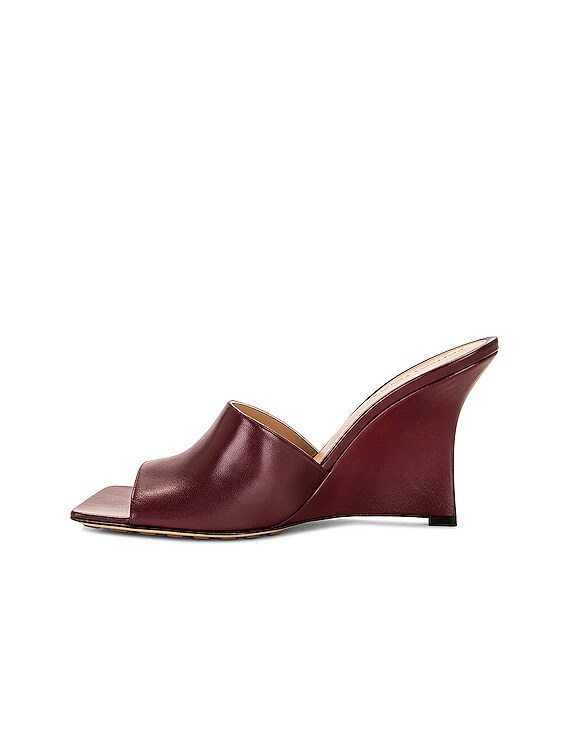 直営店☆BOTTEGA VENETA☆ お洒落♪STRETCH WEDGE ミュール Bottega Veneta Stretch Mule Wedge in Merlot | FWRD