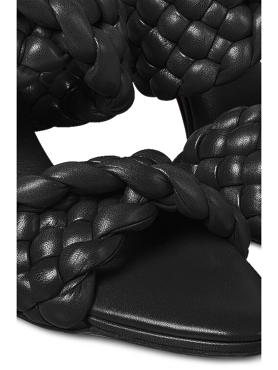 サンダル・ミュール BOTTEGA VENETA Bottega Veneta Sandals Women Leather Black Bottega Veneta Padded Woven Leather Sandals in Black | FWRD