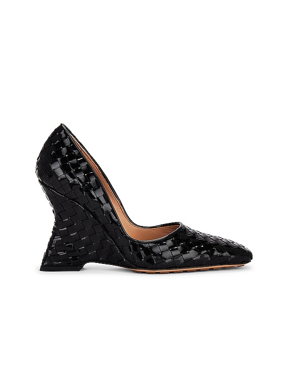 【関税込み】Bottega Veneta ブラック Comet ヒール Bottega Veneta Comet Pump in Black | FWRD