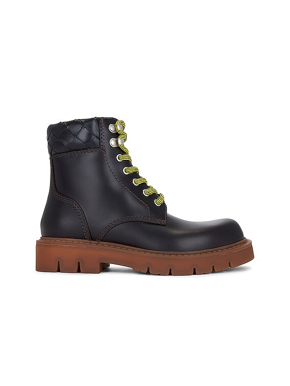 ショートブーツ・ブーティ Bottega Veneta Dolly Ankle Boot Prestige Calf Bottega Veneta Haddock Ankle Boot in Fondant | FWRD