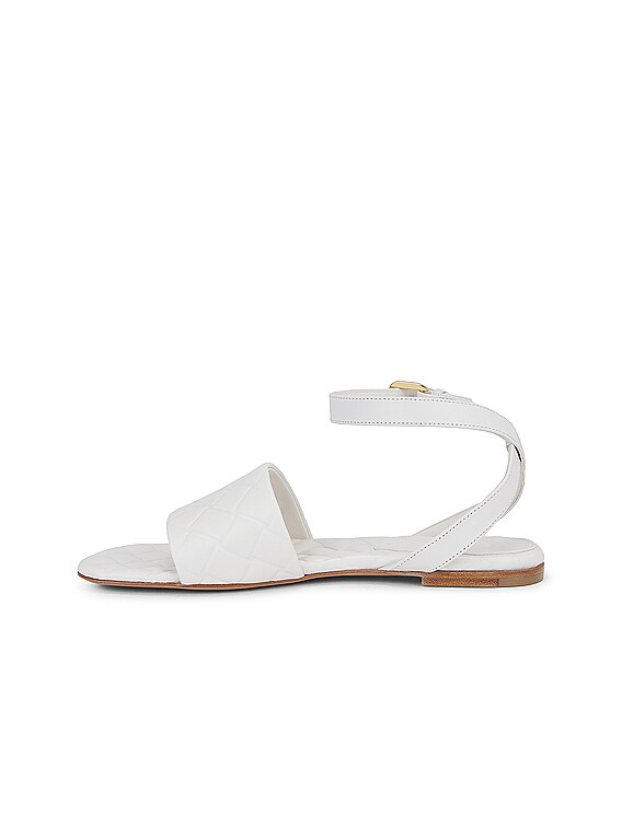 BOTTEGA VENETA イントレチャート AMY フラット ミュール*BEIGE Bottega Veneta Amy flat mules for Women - Beige in UAE