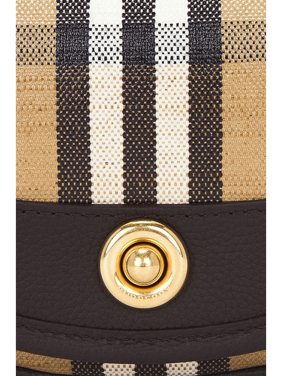 【関税＆送料込み】Burberry Highlands Mini Purse Mini Highlands Bowling Bag​ in Mahogany red - Women