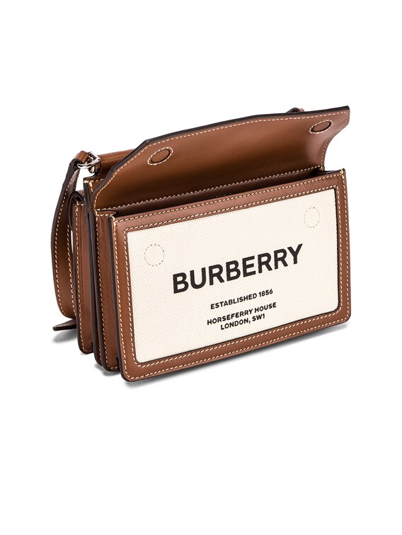 burberry baby title pocket