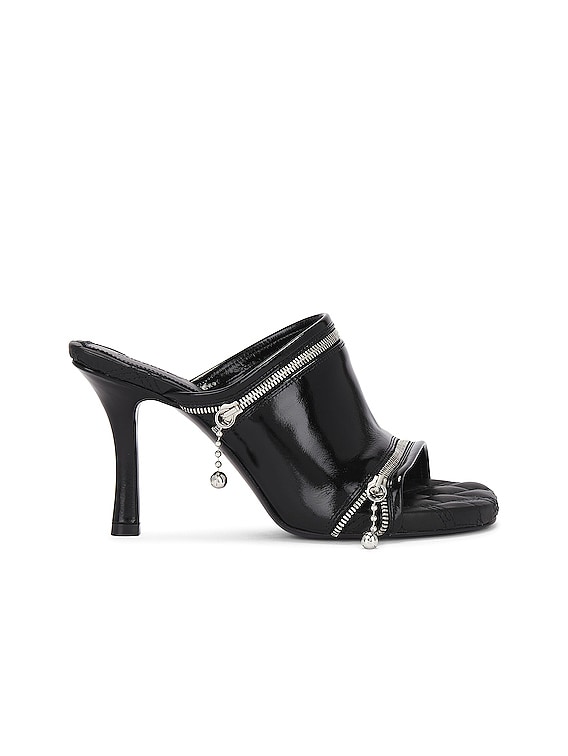 【関税込み】BURBERRY 'Peep' sandals Burberry Peep Sandal in Black | FWRD