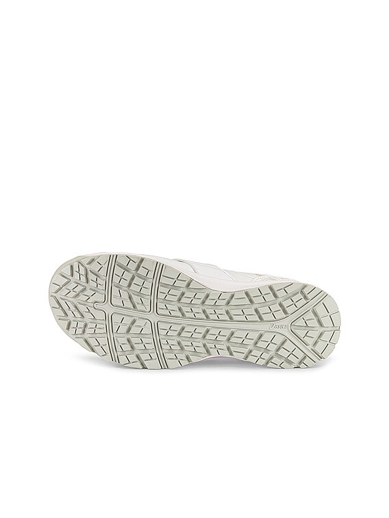 COMME des GARCONS SHIRT x Asics Yue Minjun Sneaker in White