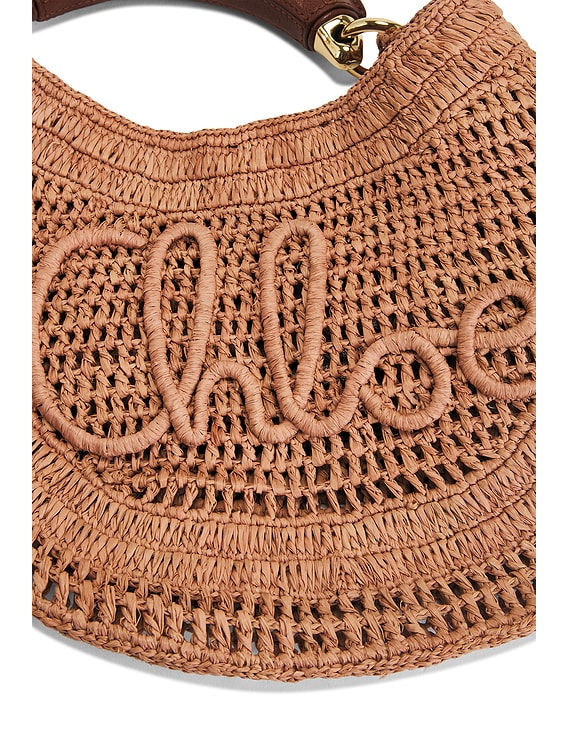 Chloe \"Summer Banana\" ホーボーバッグ Chloé Summer Banana Hobo Bag In Raffia in Summery beige