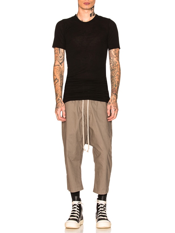 パンツ Rick Owens Drawstring Cropped DUST 48 DRKSHDW by Rick Owens Drawstring Cropped Pants in Dust | FWRD