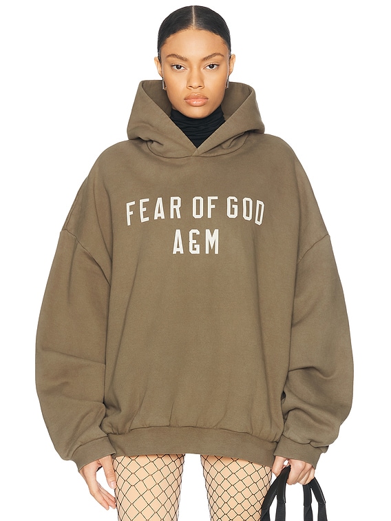 国内発送☆FEAR OF GOD☆HEAVY FLEECE HOODIE/MILITARY Fear of God ESSENTIALS Heavy Fleece Hoodie in Military | FWRD