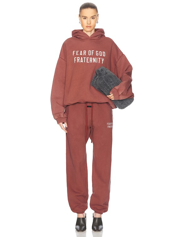Fear of God ESSENTIALS Heavy Fleece Sweatpant in Crimson | FWRD