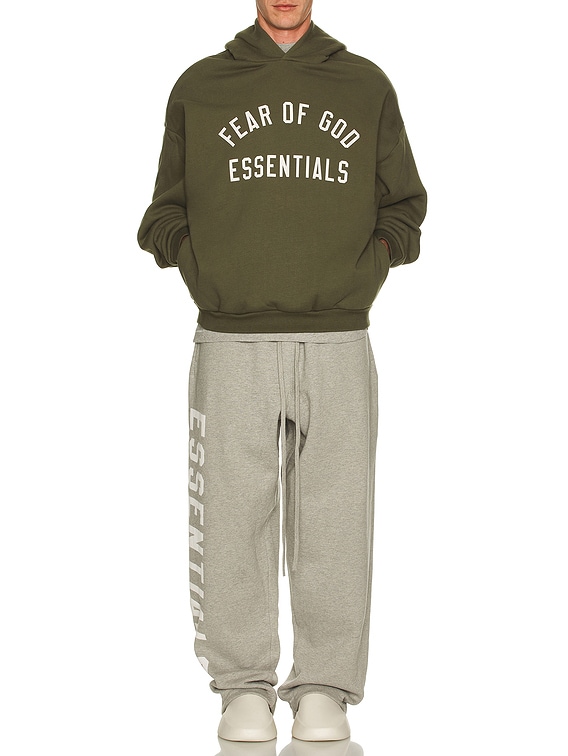 Fear of God ESSENTIALS Fleece Relaxed Sweatpant in Dark Heather | FWRD