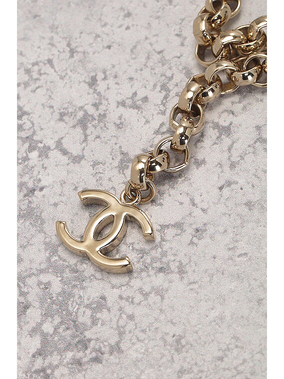 FWRD Renew Chanel Heart Chain Belt in Gold | FWRD display picture 1