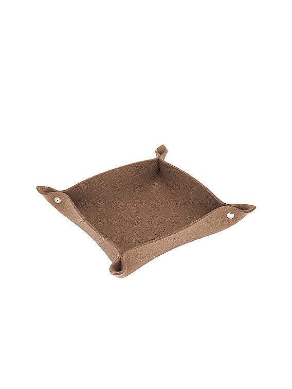 エルメス　プレート　ウッド FWRD Renew Hermes Vide PM Tray in Taupe | FWRD