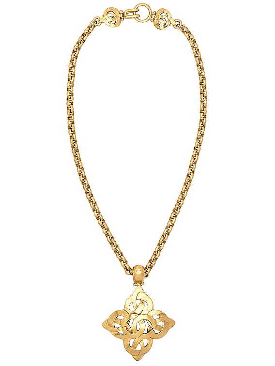 Coco chanel hot sale pendant necklace