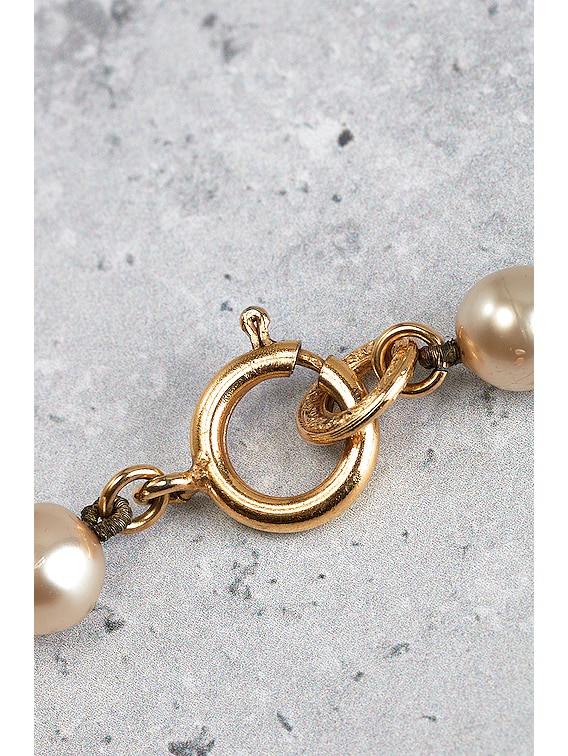 CHANEL - Vintage CC Logo Medallion Pearl - Gold Tone / Faux Pearl Necklace