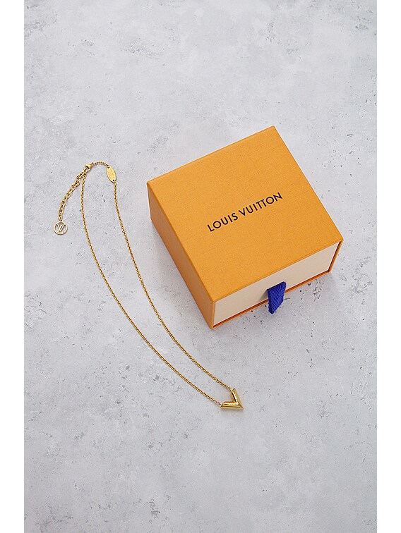 FWRD Renew Louis Vuitton Essential V Necklace in Gold