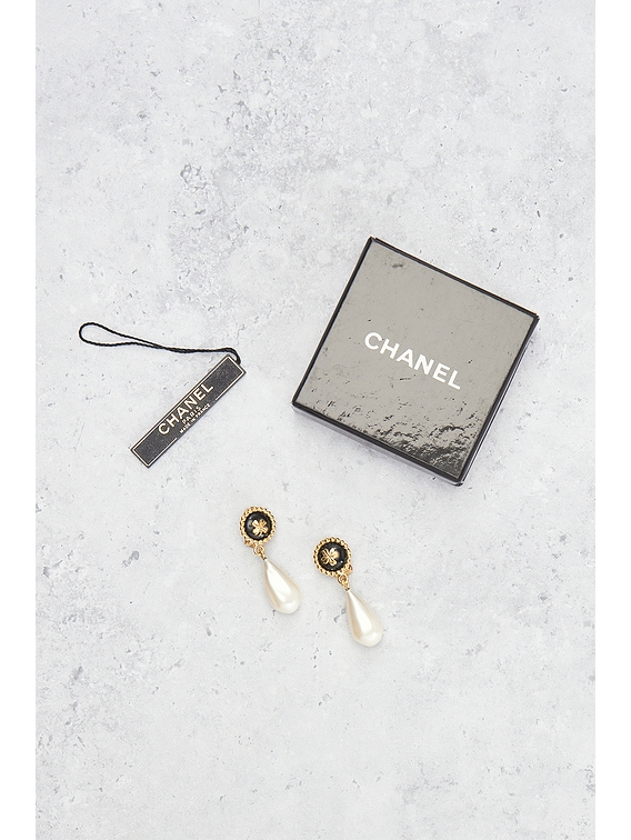 FWRD Renew CHANEL イヤリング - Gold | FWRD