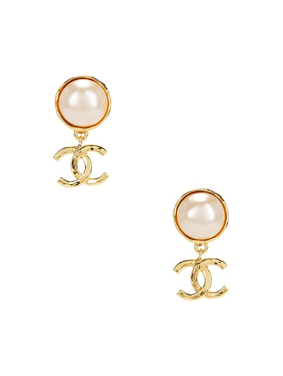 FWRD Renew CHANEL イヤリング - Gold | FWRD